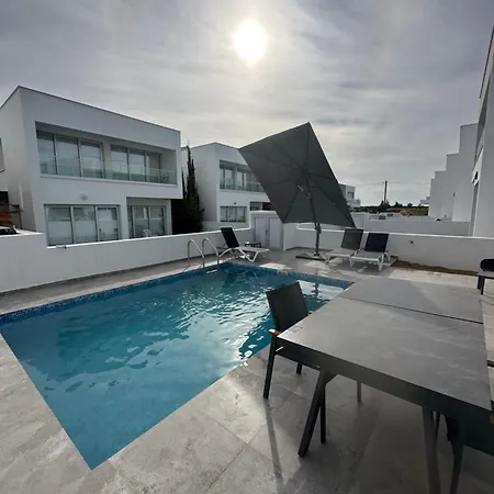Destalo Apartment